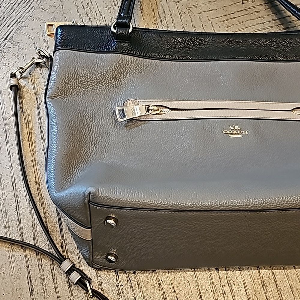 Coach leather purse tan black and taupe excellent new condition - Picture 2 of 12